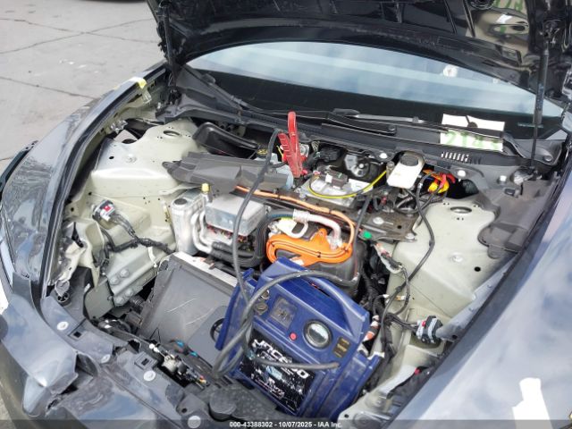 2025 TESLA MODEL 3 5YJ3E1EA1SF016900 Photo 9