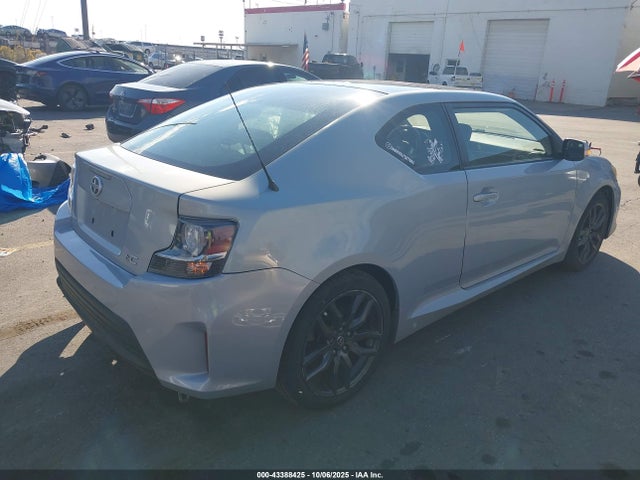 Scion Tc 10 Series 2014 JTKJF5C72E3069604 Image 4