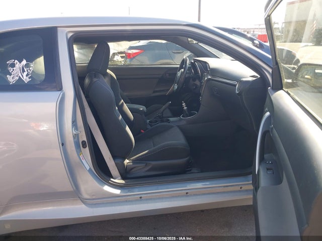 Scion Tc 10 Series 2014 JTKJF5C72E3069604 Image 5