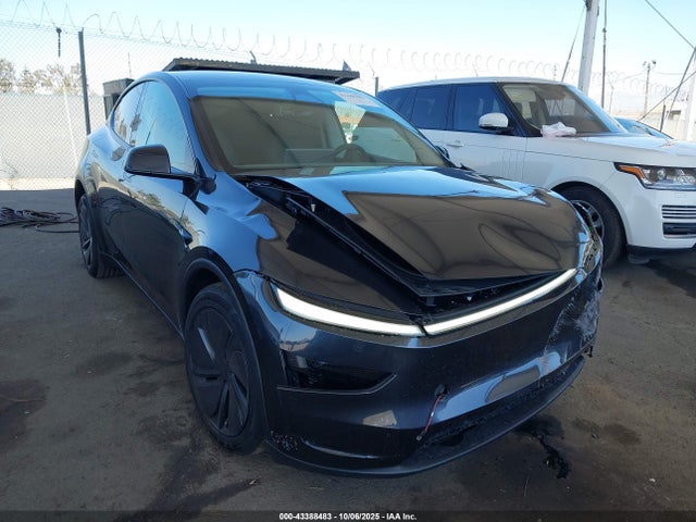 2026 TESLA MODEL Y 7SAYGDED5TF443643 Photo 0