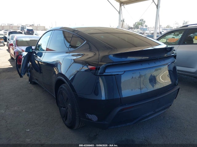 2026 TESLA MODEL Y 7SAYGDED5TF443643 Photo 2