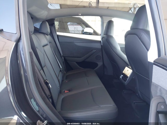 2026 TESLA MODEL Y 7SAYGDED5TF443643 Photo 7