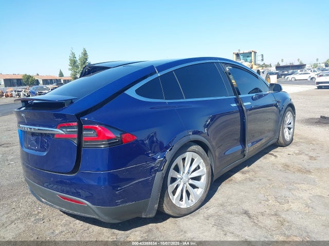 2017 TESLA MODEL X 5YJXCBE24HF075440 Photo 3