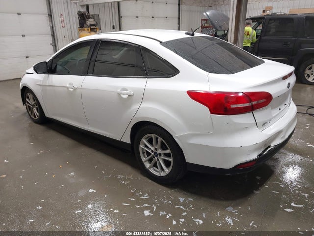 Ford 2016 2016 1FADP3F26GL259274 Image 3