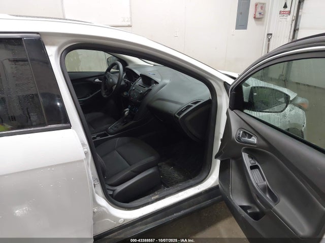Ford 2016 2016 1FADP3F26GL259274 Image 5