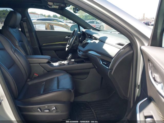 2019 CADILLAC XT4 1GYFZER49KF191656 Photo 4