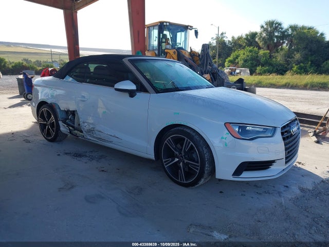 2015 AUDI A3 WAU7FLFF7F1136829 Photo 0