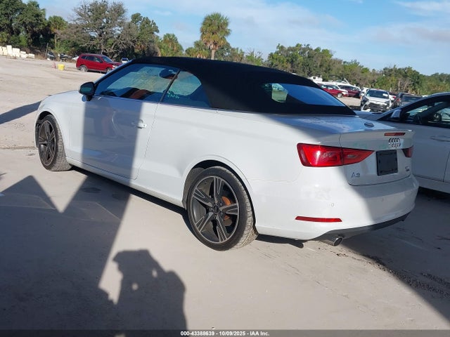 2015 AUDI A3 WAU7FLFF7F1136829 Photo 2