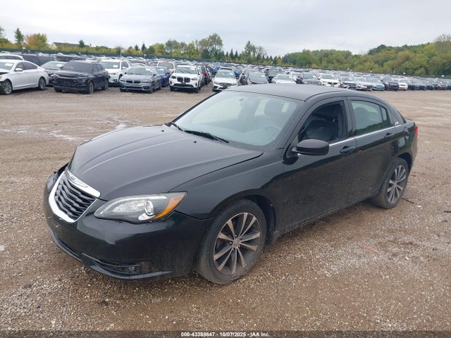 43388647 :رقم المزاد ، 1C3CCBHG9CN124328 vin ، 2012 Chrysler 200 S مزاد بيع
