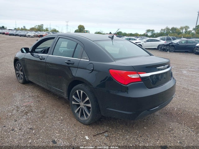 43388647 :رقم المزاد ، 1C3CCBHG9CN124328 vin ، 2012 Chrysler 200 S مزاد بيع