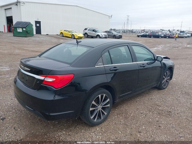 43388647 :رقم المزاد ، 1C3CCBHG9CN124328 vin ، 2012 Chrysler 200 S مزاد بيع