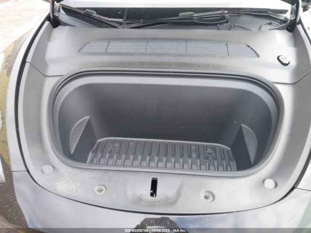 2024 TESLA MODEL Y 7SAYGDEF9RF046589 Photo 9