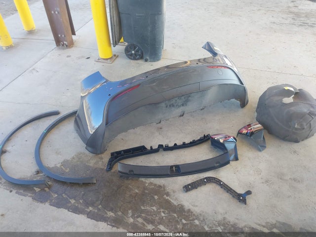 Auction sale of the 2022 Tesla Model Y Long Range Dual Motor All-wheel Drive, vin: 7SAYGDEE0NA006075, lot number: 43388845