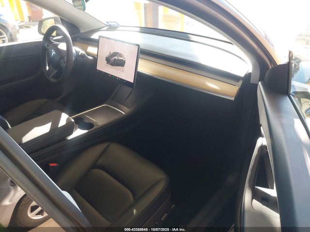2022 TESLA MODEL Y 7SAYGDEE0NA006075 Photo 4