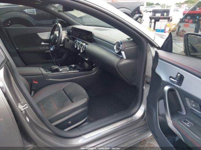 2023 MERCEDES-BENZ CLA 250 COUPE W1K5J4GB1PN403697 Photo 4