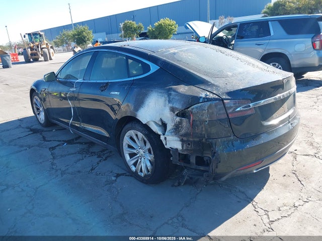 2013 TESLA MODEL S 5YJSA1CNXDFP21615 Photo 2