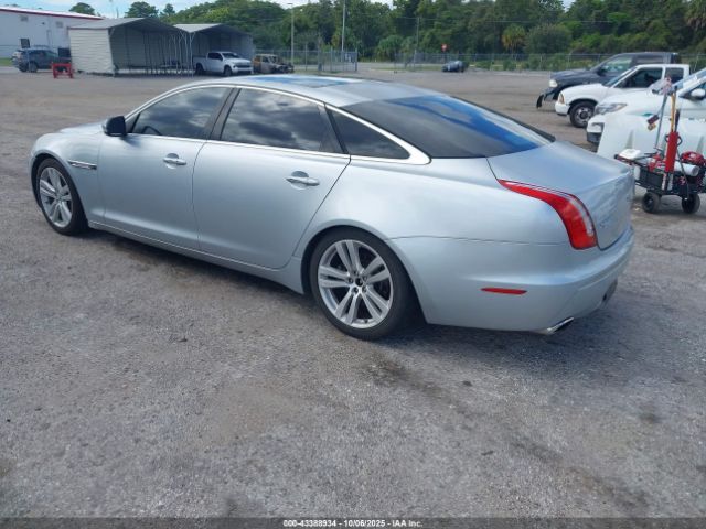2011 JAGUAR XJ SAJWA2GB3BLV03163 Photo 2