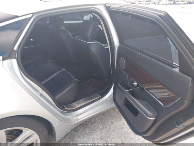 2011 JAGUAR XJ SAJWA2GB3BLV03163 Photo 7