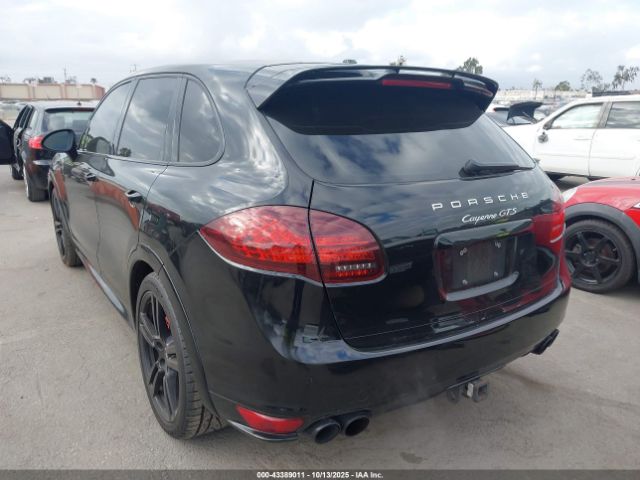 2013 PORSCHE CAYENNE WP1AD2A21DLA76415 Photo 2