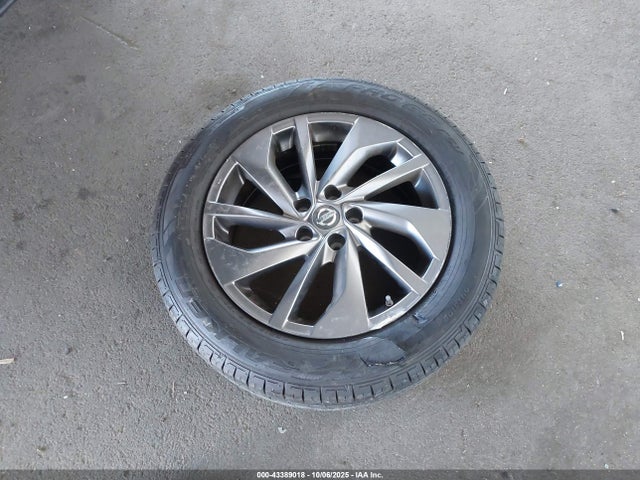 JN8AT2MT8GW003025 Nissan Rogue