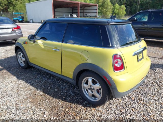 2011 MINI COOPER WMWSU3C57BT099419 Photo 2