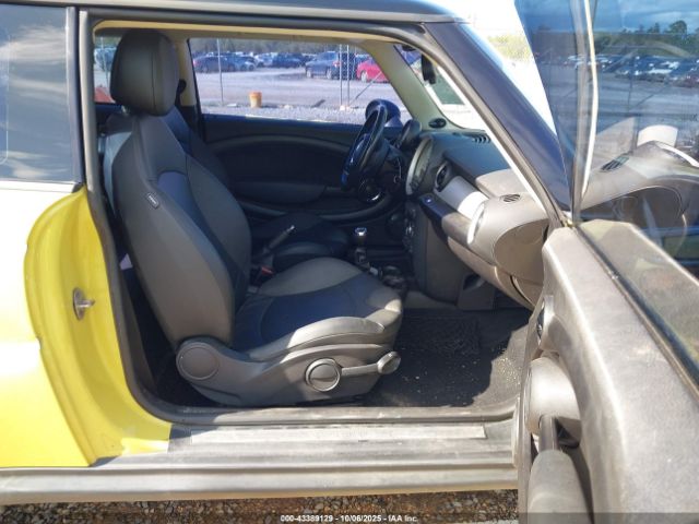 2011 MINI COOPER WMWSU3C57BT099419 Photo 4