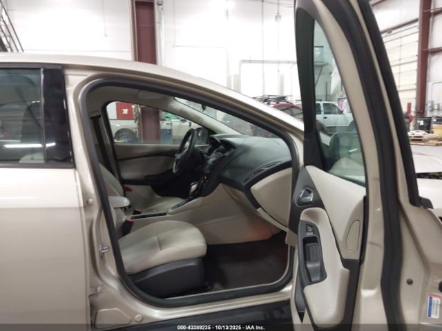 2017 FORD FOCUS 1FADP3FEXHL274422 Photo 4