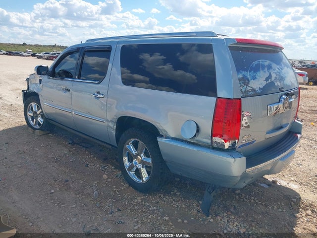 2011 CADILLAC ESCALADE ESV 1GYS4KEF0BR391553 Photo 2