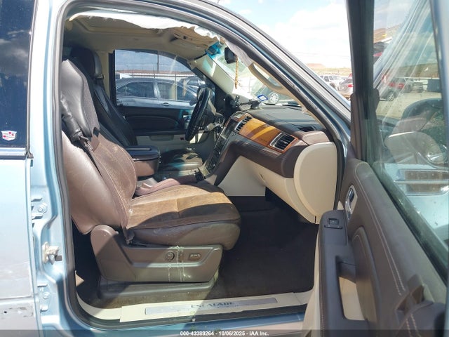 2011 CADILLAC ESCALADE ESV 1GYS4KEF0BR391553 Photo 4