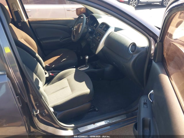 Nissan 2015 2015 3N1CN7AP2FL926918 Image 5