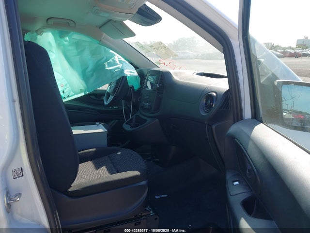 2023 MERCEDES-BENZ METRIS W1YV0BEYXP4360648 Photo 4