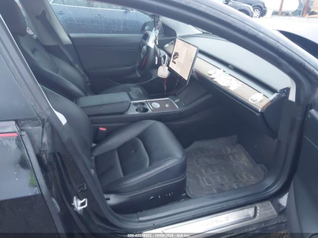 2021 TESLA MODEL 3 5YJ3E1EBXMF855231 Photo 4