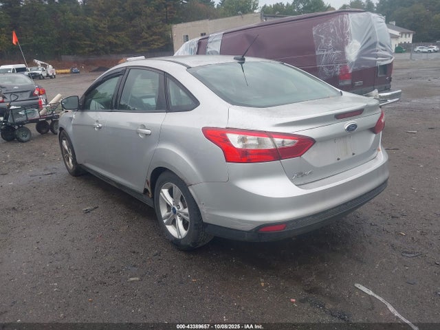 Ford Focus 2014 1FADP3F2XEL124537 Image 3