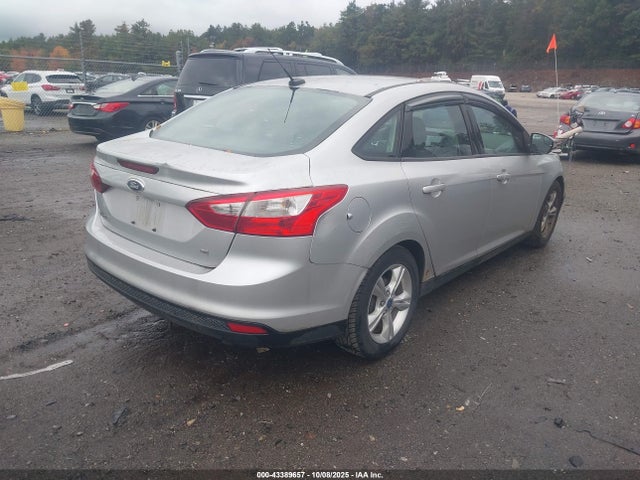 Ford Focus 2014 1FADP3F2XEL124537 Image 4