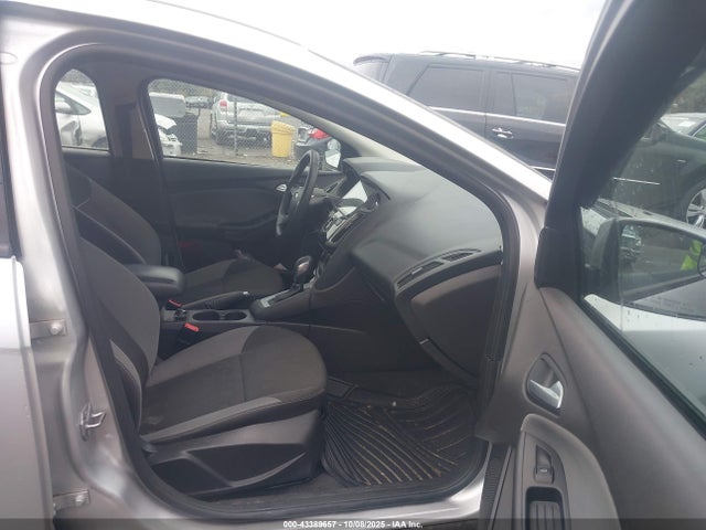 Ford Focus 2014 1FADP3F2XEL124537 Image 5