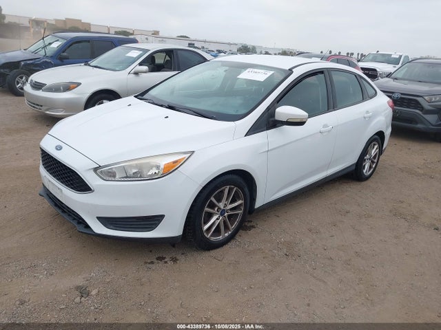 Ford 2016 2016 1FADP3F27GL205031 Image 2