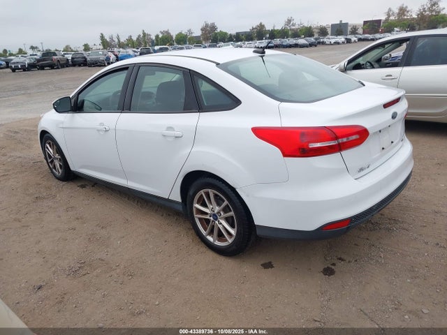 Ford 2016 2016 1FADP3F27GL205031 Image 3