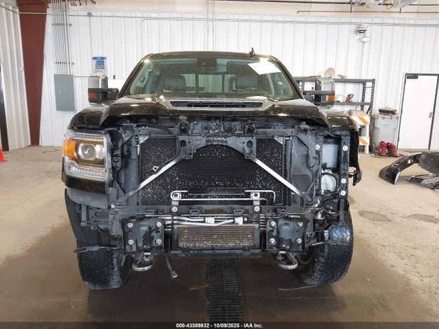 1GT12UEY1HF174687 GMC Sierra 2500hd Denali