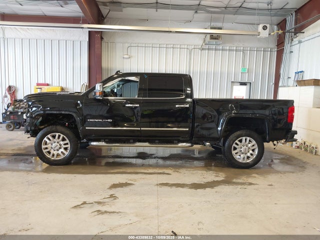 1GT12UEY1HF174687 GMC Sierra 2500hd Denali