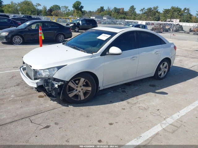 Chevrolet luz 2014 1G1P75SZ0E7100075 Image 2