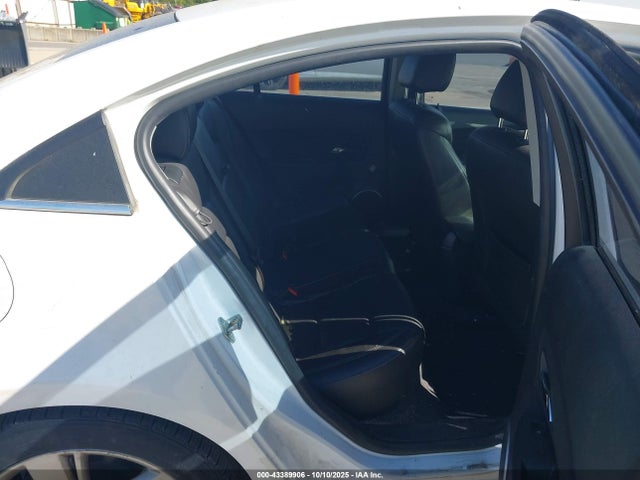 Chevrolet luz 2014 1G1P75SZ0E7100075 Image 8
