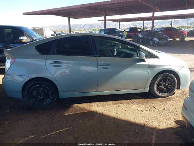 Toyota Prius Two 2015 JTDKN3DU1F1895543 Image 29