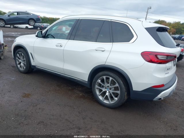 2020 BMW X5 5UXCR6C02L9B81279 Photo 2