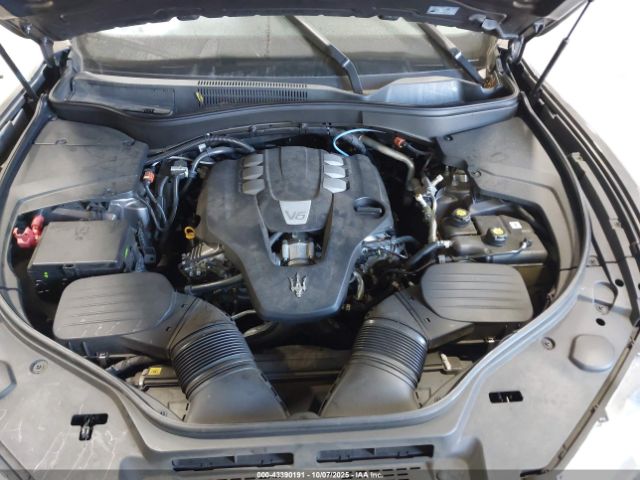 2022 MASERATI LEVANTE ZN661XUA6NX392868 Photo 9