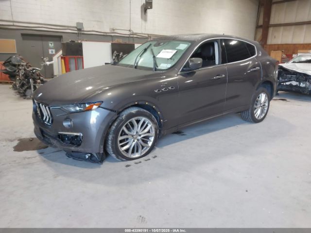 2022 MASERATI LEVANTE ZN661XUA6NX392868 Photo 1