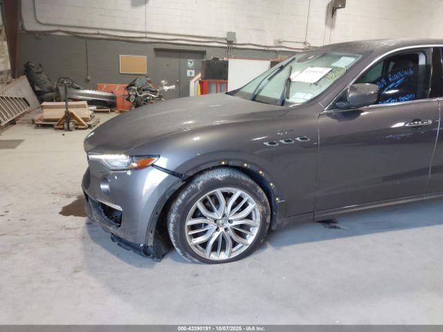 2022 MASERATI LEVANTE ZN661XUA6NX392868 Photo 5