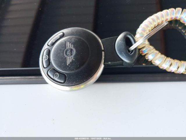 2012 MINI COOPER WMWSU3C55CT262666 Photo 10