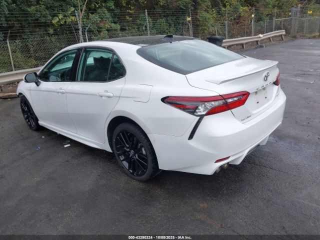 2021 TOYOTA CAMRY 4T1K61AK9MU531592 Photo 2