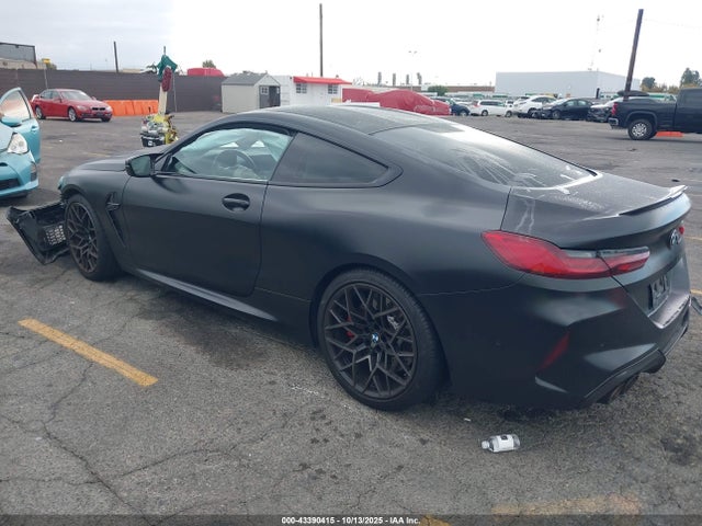 2022 BMW M8 WBSAE0C09NCJ35543 Photo 2