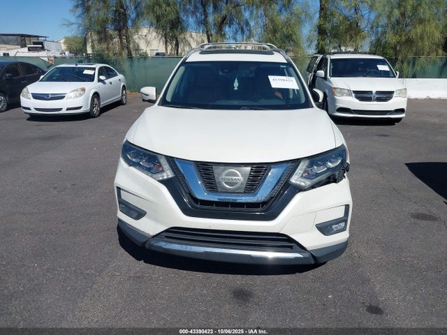 Nissan 2017 2017 JN8AT2MT5HW403688 Image 12